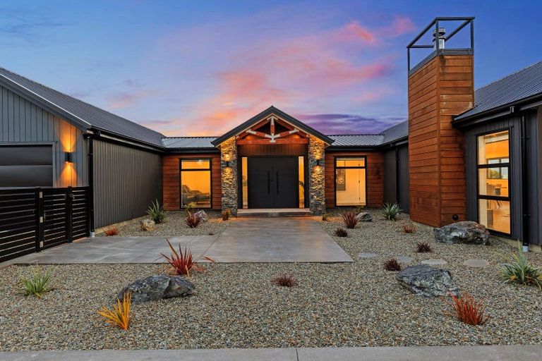 Photo of property in 77 Aranui Road, Kairanga, Palmerston North, 4475