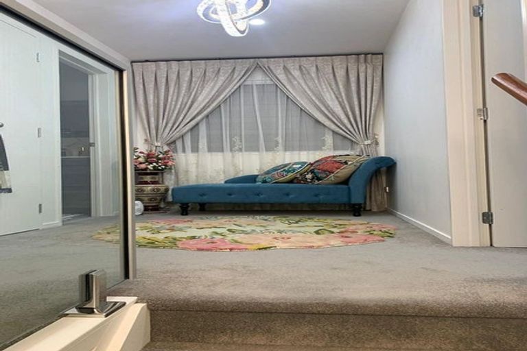 Photo of property in 8a Tiraumea Drive, Pakuranga, Auckland, 2010