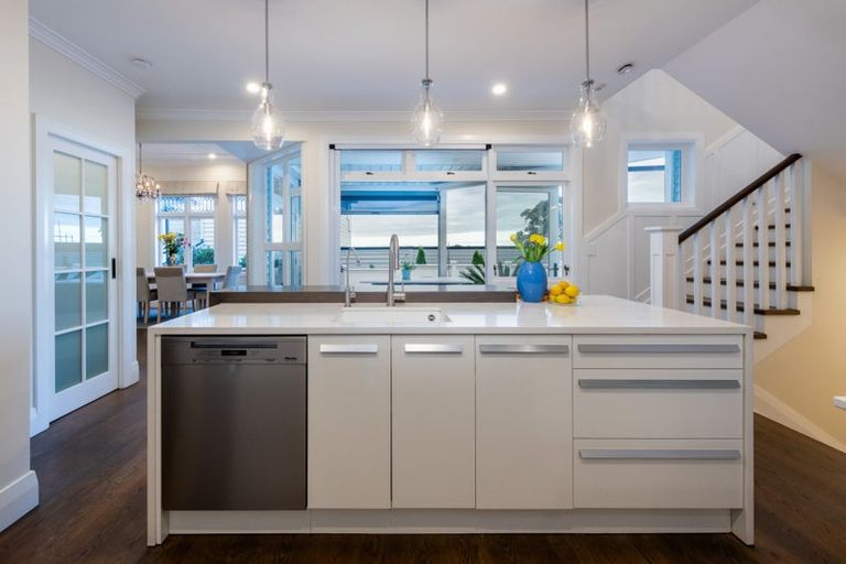 Photo of property in 33 Ewen Street, Hauraki, Auckland, 0622