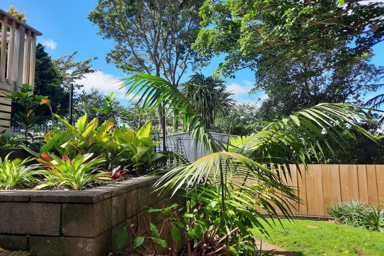 Photo of property in 17d Manu Crescent, Upper Vogeltown, New Plymouth, 4310