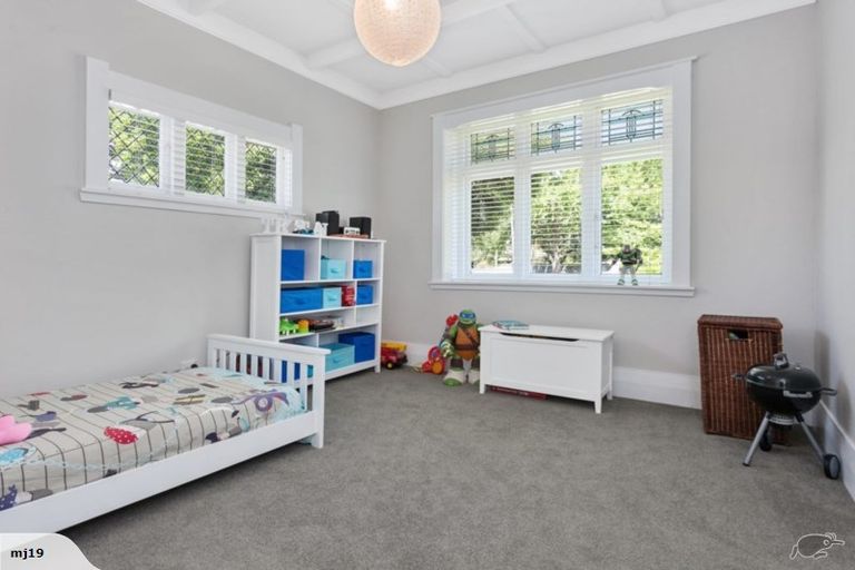 Photo of property in 32 Queen Street, Cambridge, 3434