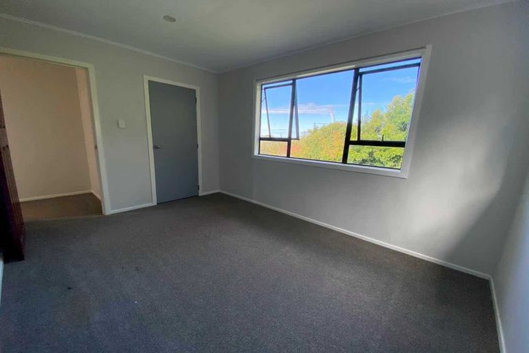 Photo of property in 54 Potter Avenue, Northcote, Auckland, 0627