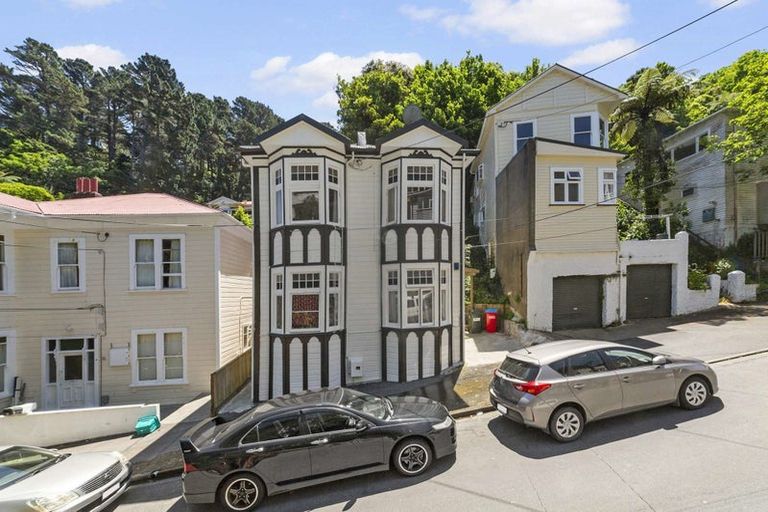 Photo of property in 17 Adams Terrace, Aro Valley, Wellington, 6021