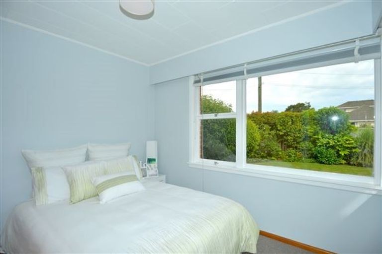 Photo of property in 2 Oakdale Street, Avonhead, Christchurch, 8042