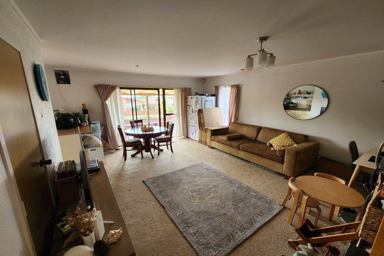 Photo of property in 1/11 Cromdale Avenue, Highland Park, Auckland, 2010