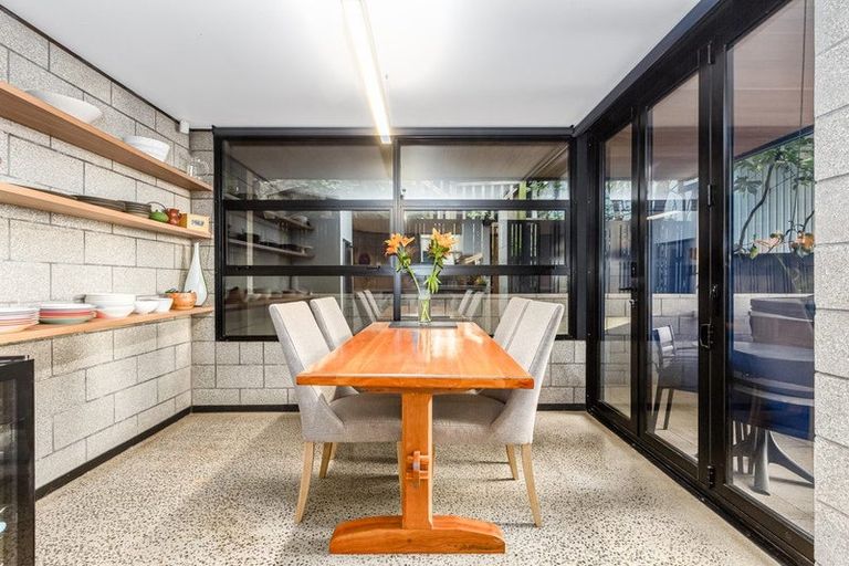 Photo of property in 377a Karaka Bay Road, Karaka Bays, Wellington, 6022