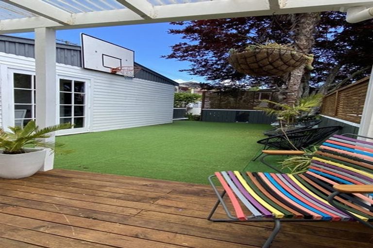 Photo of property in 54 Belt Road, New Plymouth, 4310