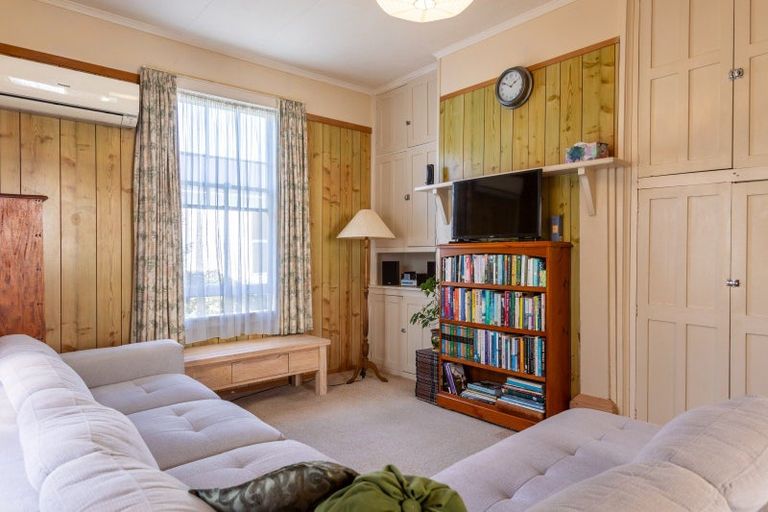 Photo of property in 19 Atkinson Street, Woodville, 4920
