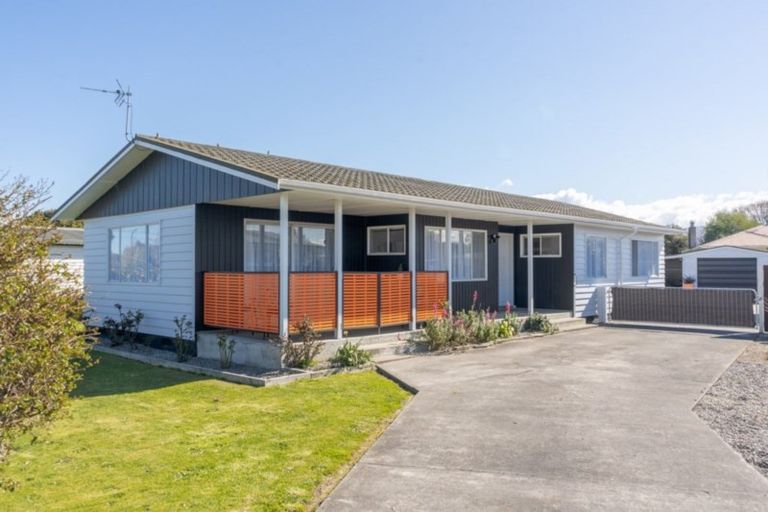 Photo of property in 12 Fairbrother Street, Carterton, 5713
