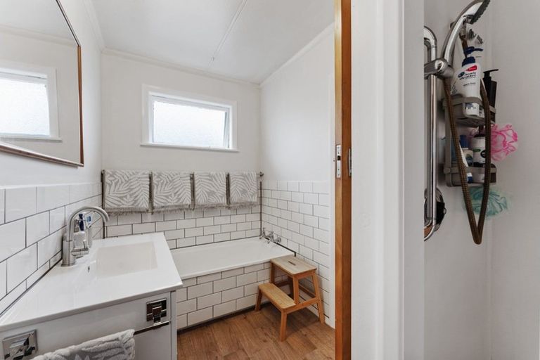 Photo of property in 32 Rugby Street, Awapuni, Palmerston North, 4412