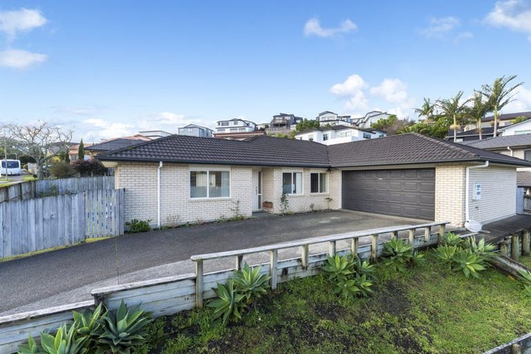Photo of property in 48 San Marino Drive West, Henderson, Auckland, 0612