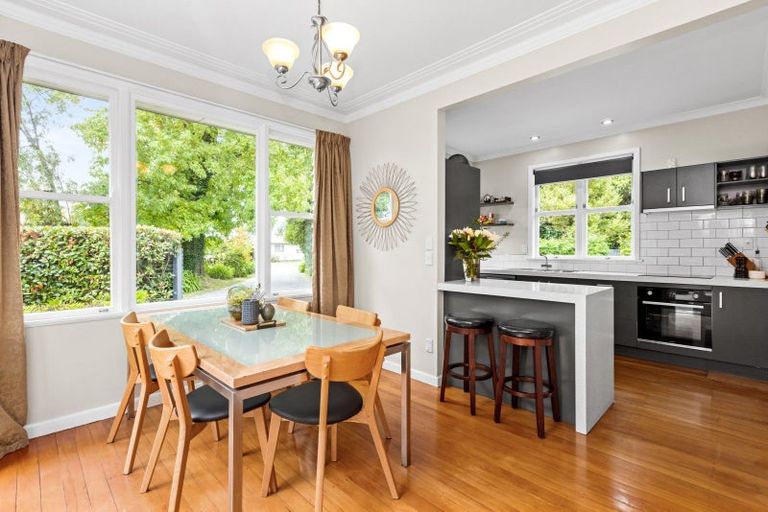 Photo of property in 9 Neeve Place, Taradale, Napier, 4112