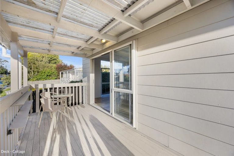 Photo of property in 14 Sherwood Avenue, Te Atatu South, Auckland, 0610