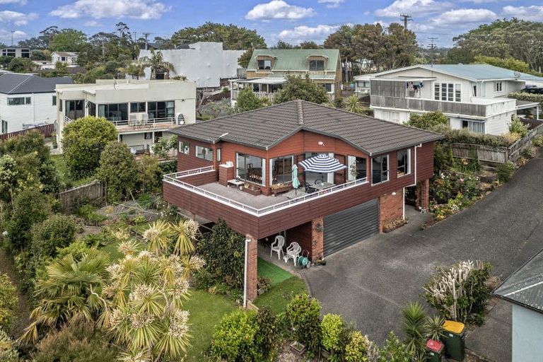 Photo of property in 2/51 Deep Creek Road, Waiake, Auckland, 0630