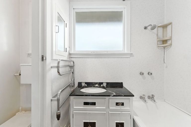 Photo of property in 70 Daniels Road, Redwood, Christchurch, 8051