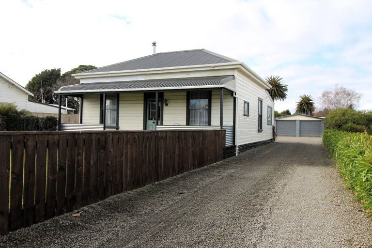 Photo of property in 26 Ross Street, Woodville, 4920