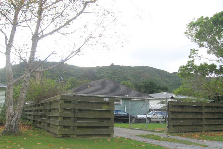 Photo of property in 61 Hine Road, Wainuiomata, Lower Hutt, 5014
