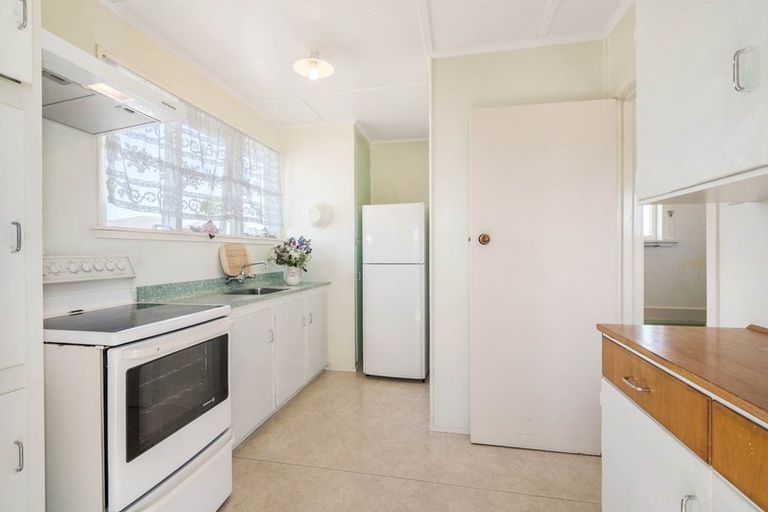 Photo of property in 118 Rathgar Road, Henderson, Auckland, 0610