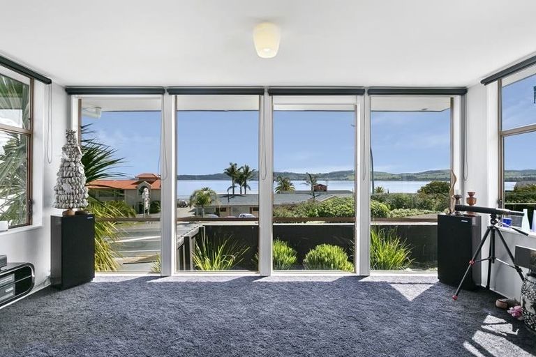 Photo of property in 232 Lake Terrace, Waipahihi, Taupo, 3330