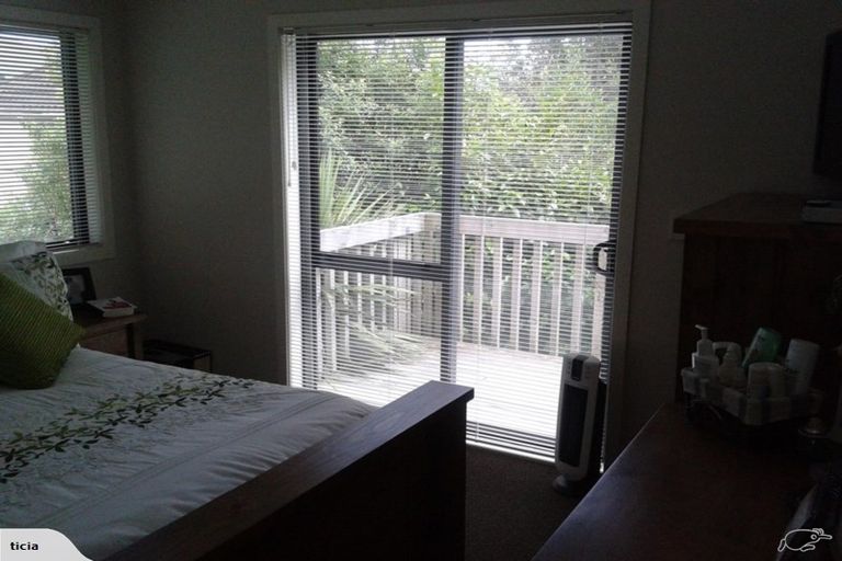 Photo of property in 28b Ronald Woolf Place, Churton Park, Wellington, 6037