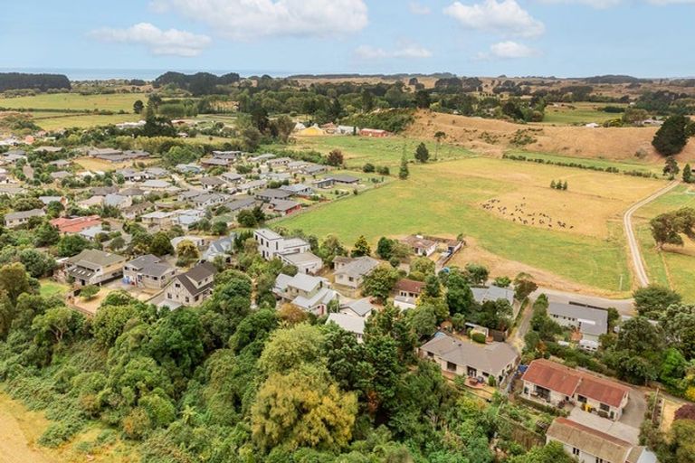 Photo of property in 77 Lupin Road, Otaki, 5512