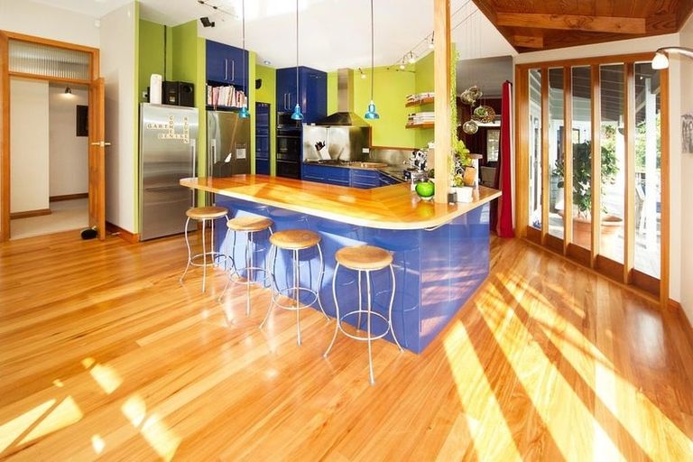 Photo of property in 145 Queen Street, Northcote Point, Auckland, 0627