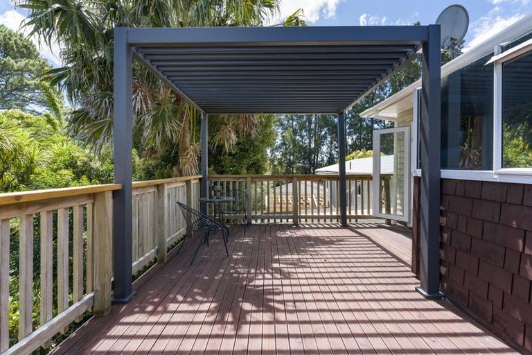 Photo of property in 38 Paramu Avenue, Birkdale, Auckland, 0626