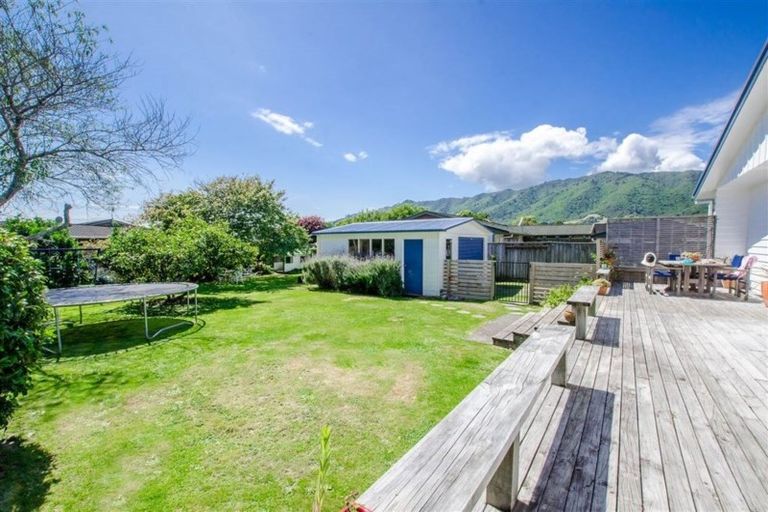 Photo of property in 65 Ngaio Road, Waikanae, 5036