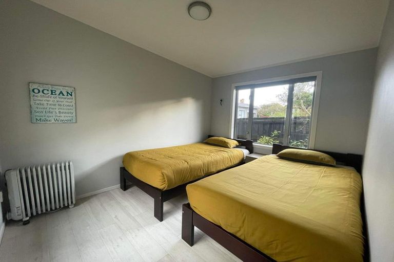 Photo of property in 15 Old Lake Road, Narrow Neck, Auckland, 0624