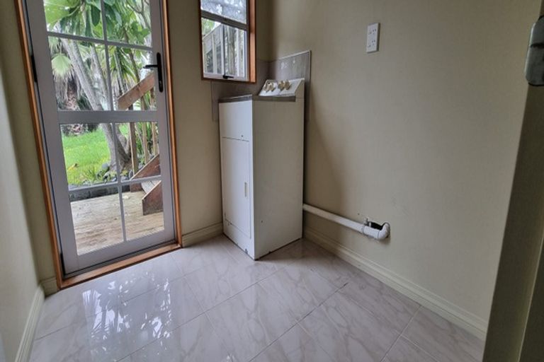 Photo of property in 11 Cobblestone Lane, Hillcrest, Auckland, 0627