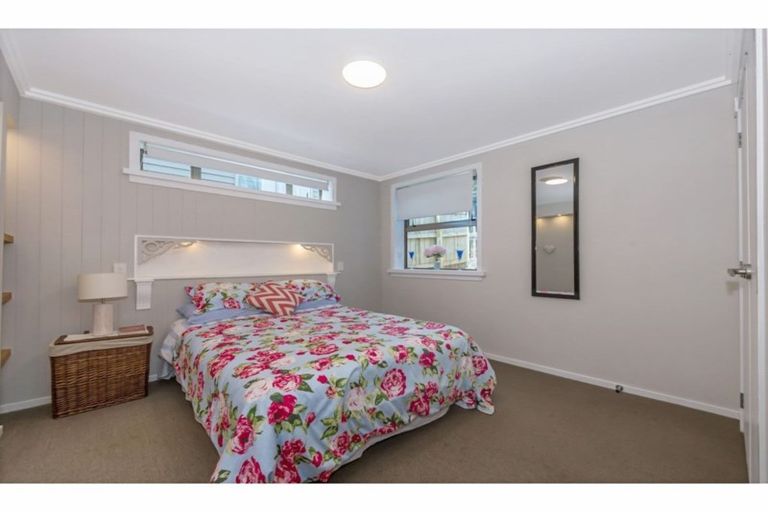 Photo of property in 10 Rishworth Avenue, Stanmore Bay, Whangaparaoa, 0932