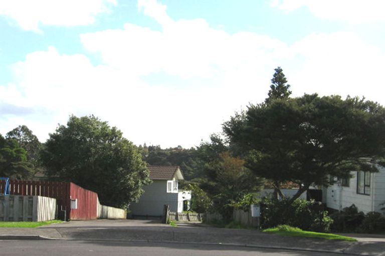 Photo of property in 11 Crieff Place, Te Atatu Peninsula, Auckland, 0610