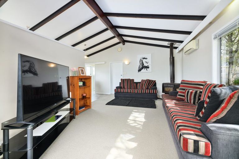 Photo of property in 1/62 Rua Road, Glen Eden, Auckland, 0602