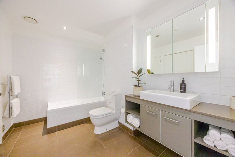 Photo of property in 407/7 Humber Street, Pandora, Napier, 4110
