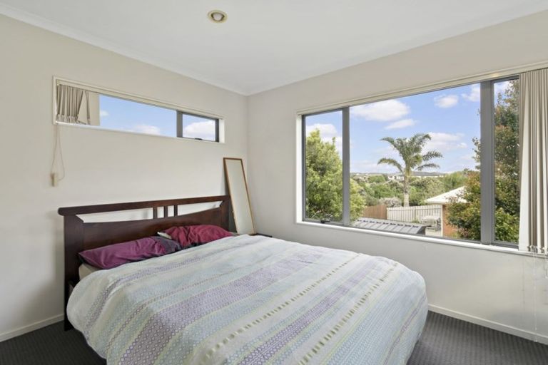 Photo of property in 9 Staten Place, Mangere, Auckland, 2022