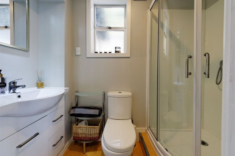 Photo of property in 19 Kohu Road, Titirangi, Auckland, 0604