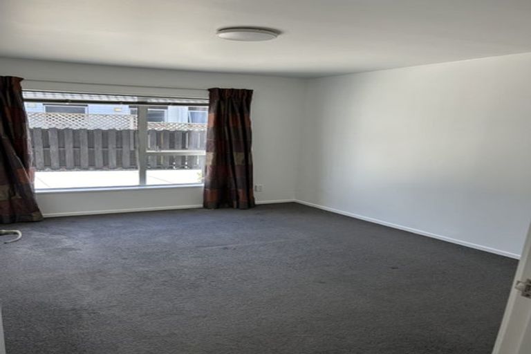 Photo of property in 2/12 Keoghs Lane, St Albans, Christchurch, 8014