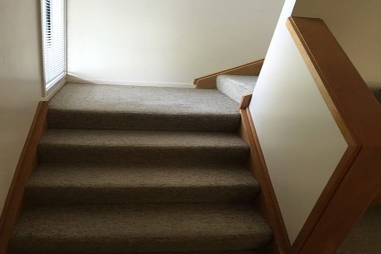 Photo of property in 3 Fayette Place, Te Atatu South, Auckland, 0610