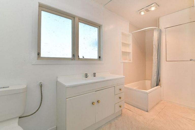 Photo of property in 7 Kaipara Crescent, Helensville, 0800