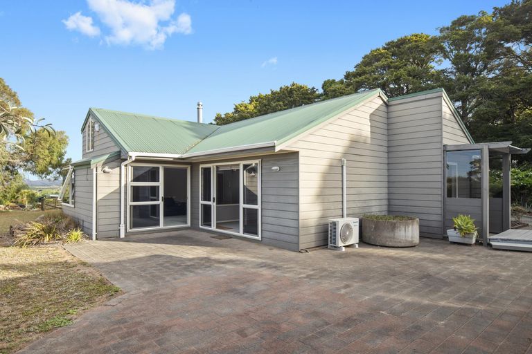 Photo of property in 202 Masters Road, Waiuku, 2682