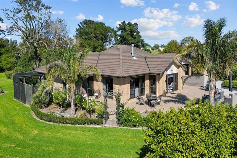 Photo of property in 8 Millbrook Drive, Waiuku, 2683