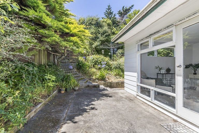 Photo of property in 105b Taylor Terrace, Tawa, Wellington, 5028