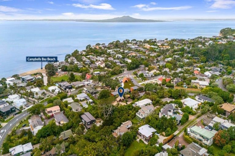 Photo of property in 3 Park Rise, Campbells Bay, Auckland, 0630