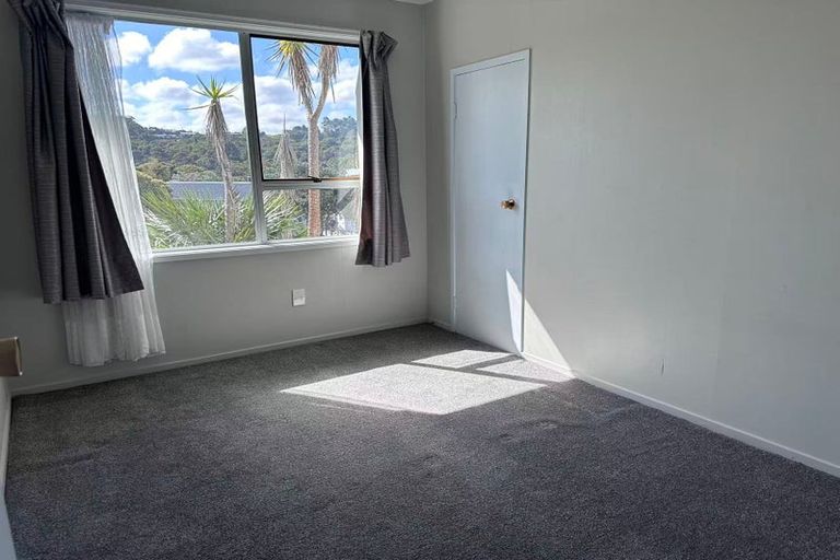 Photo of property in 13 Spinella Drive, Bayview, Auckland, 0629