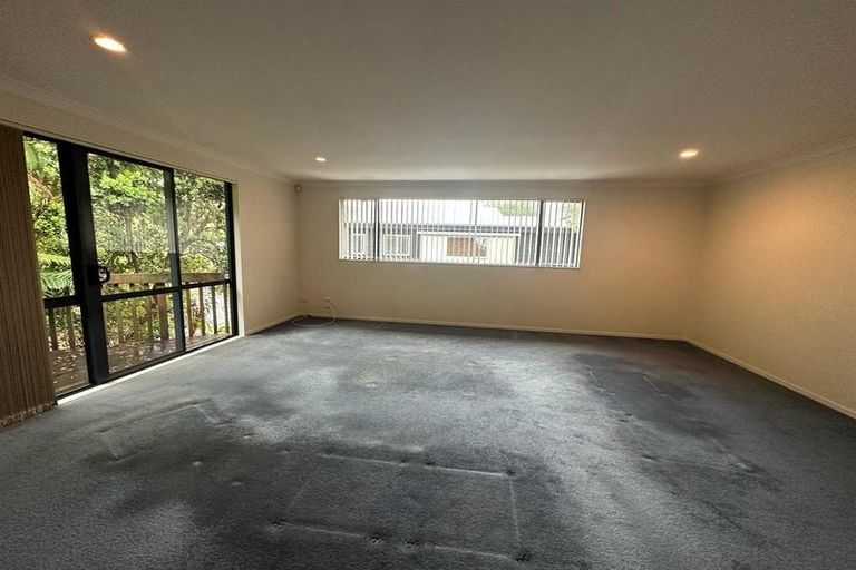 Photo of property in 12 Poturi Streams Avenue, Titirangi, Auckland, 0604