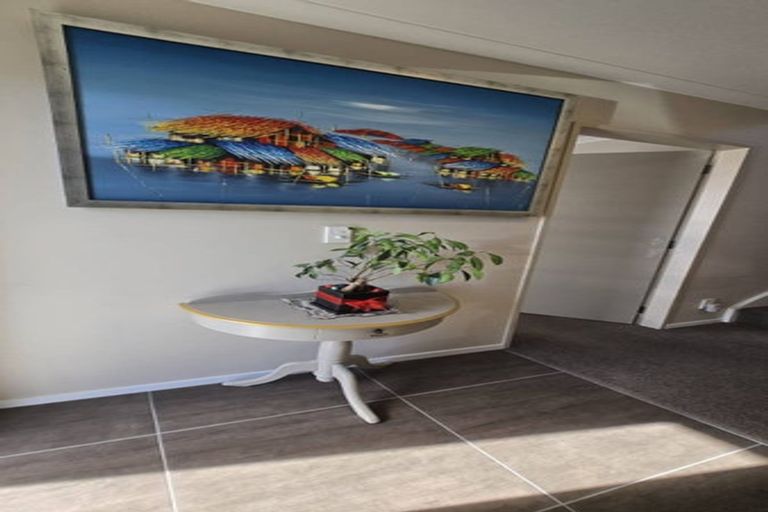 Photo of property in 22 Portmore Place, Grenada Village, Wellington, 6037