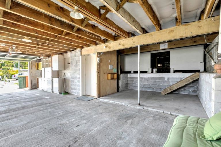 Photo of property in 6 Rospeath Crescent, Spotswood, New Plymouth, 4310