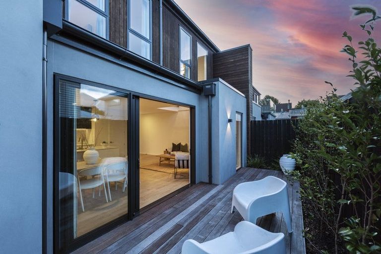 Photo of property in 87 Clare Road, St Albans, Christchurch, 8014