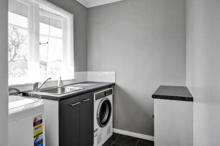 Photo of property in 124 Waihi Road, Hawera, 4610