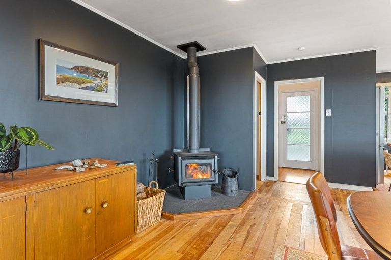 Photo of property in 6 Tainui Street, Castlecliff, Whanganui, 4501